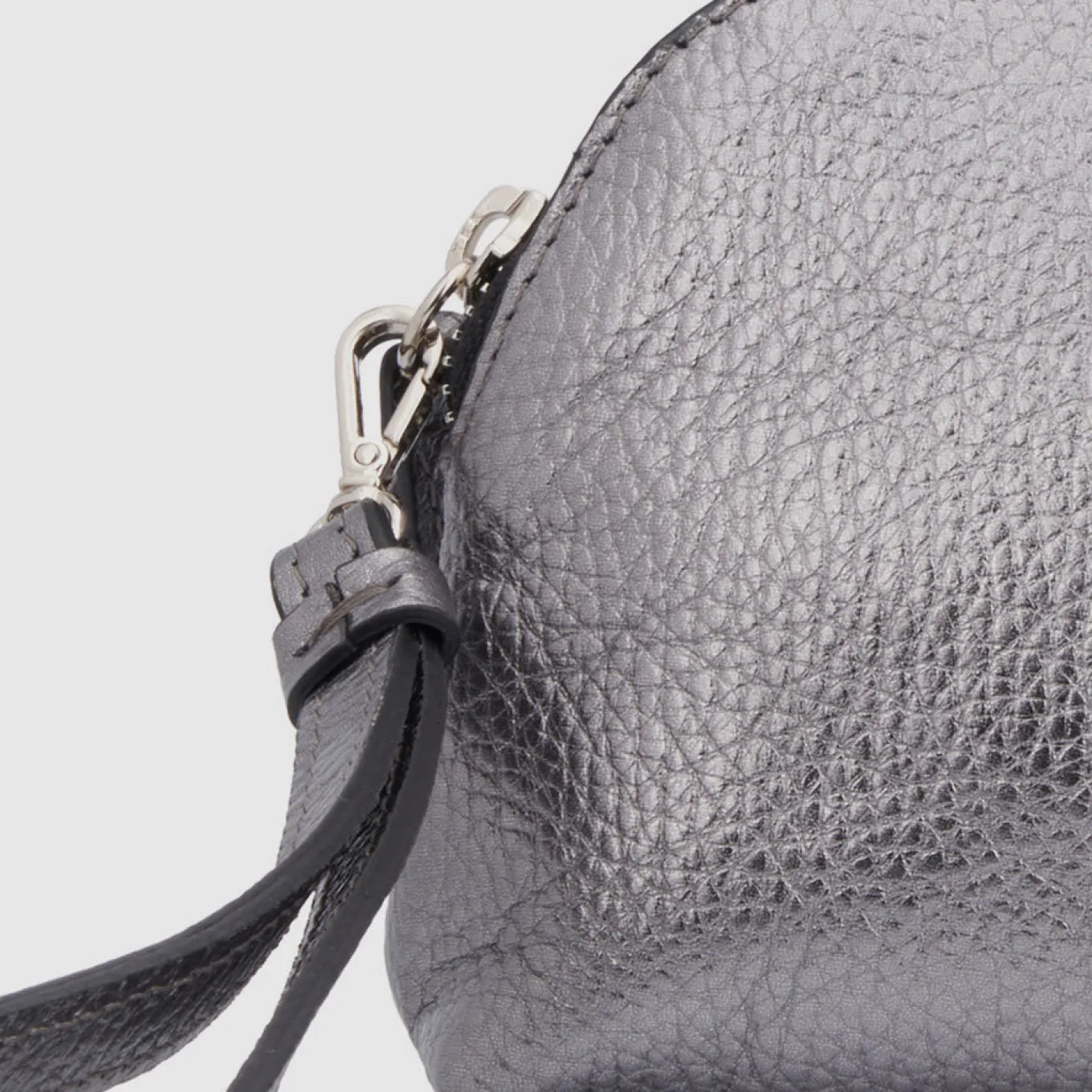 Medium Zip Wristlet